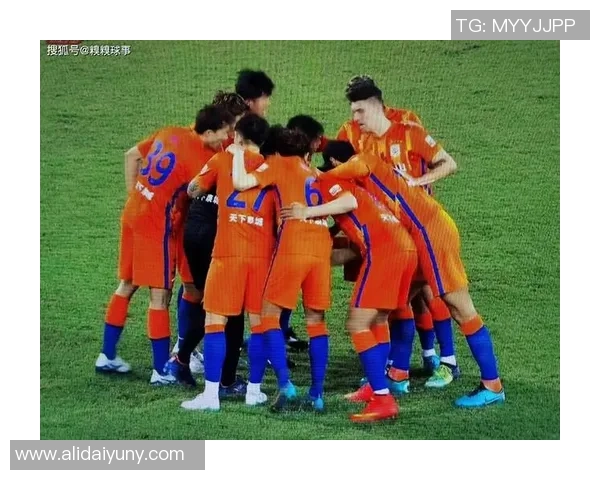 深圳篮球队意识争议引发热议球迷对球队表现和战术选择的看法碰撞 深圳篮球队意识争议引发热议球迷对球队表现和战术选择的看法碰撞