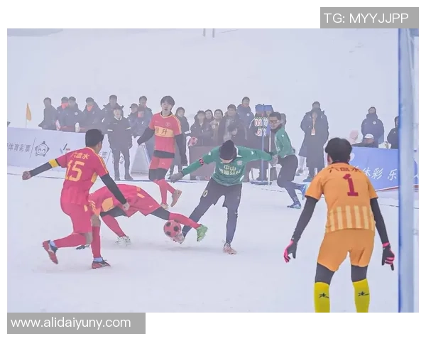 滑球场上的足球明星们如何在冰雪中展现激情与技巧 滑球场上的足球明星们如何在冰雪中展现激情与技巧