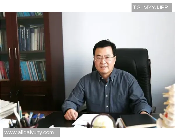 足球明星刘斌的个人简历与精彩瞬间全景展示 足球明星刘斌的个人简历与精彩瞬间全景展示