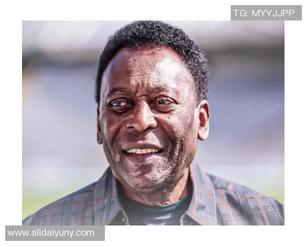 足球明星背后的故事与奋斗历程揭秘,展现他们不为人知的真实一面 足球明星背后的故事与奋斗历程揭秘,展现他们不为人知的真实一面