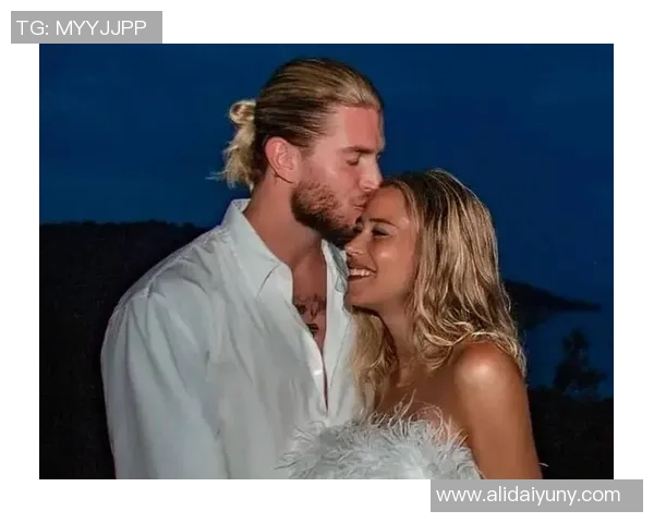 退役足球明星与电影女主的浪漫爱情故事揭示人生的转折与追寻 退役足球明星与电影女主的浪漫爱情故事揭示人生的转折与追寻